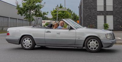 _mb-220ebj.1996albers-albers